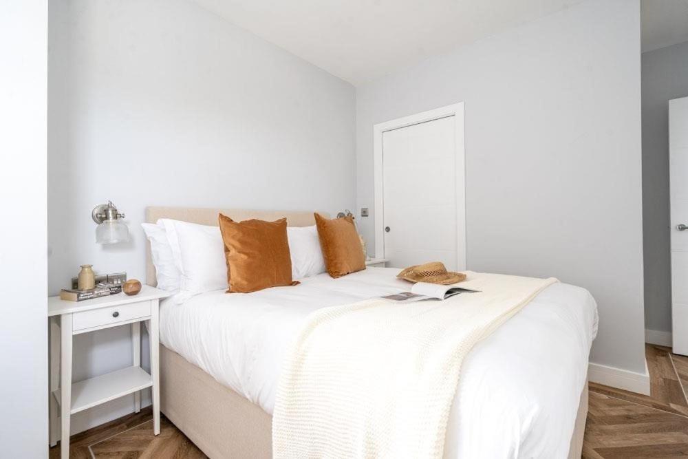 Bol Y Maer, Apartment